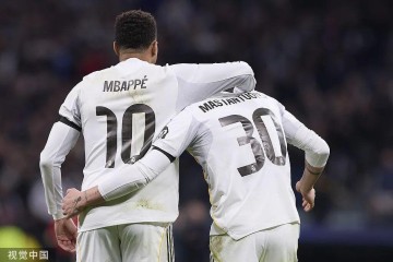 开云体育网址-今晚打响！西甲焦点大戏：皇马战黄潜 银河战舰赢球就登顶